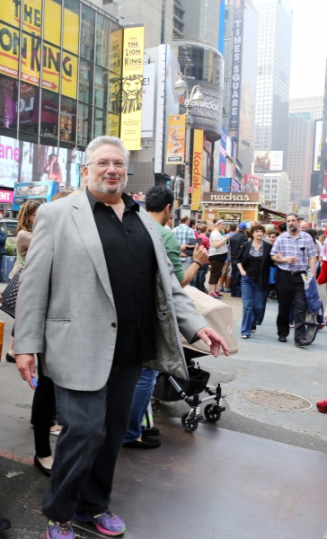 Photo Coverage: Harvey Fierstein and KINKY BOOTS Celebrate the Brooklyn Diner's New 'Harvey Hot Dog'! Image