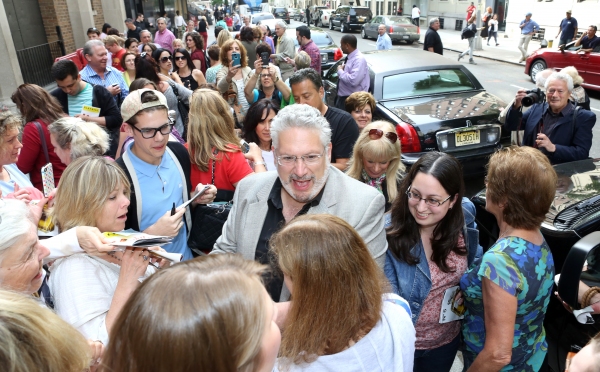 Photo Coverage: Harvey Fierstein and KINKY BOOTS Celebrate the Brooklyn Diner's New 'Harvey Hot Dog'! Image