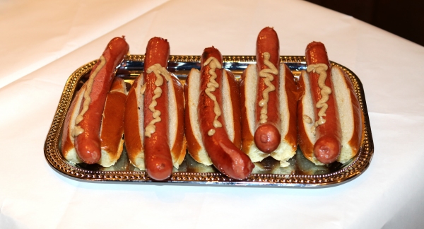 Photo Coverage: Harvey Fierstein and KINKY BOOTS Celebrate the Brooklyn Diner's New 'Harvey Hot Dog'! Image