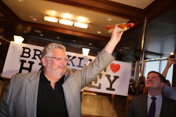 Photo Coverage: Harvey Fierstein and KINKY BOOTS Celebrate the Brooklyn Diner's New 'Harvey Hot Dog'! Image