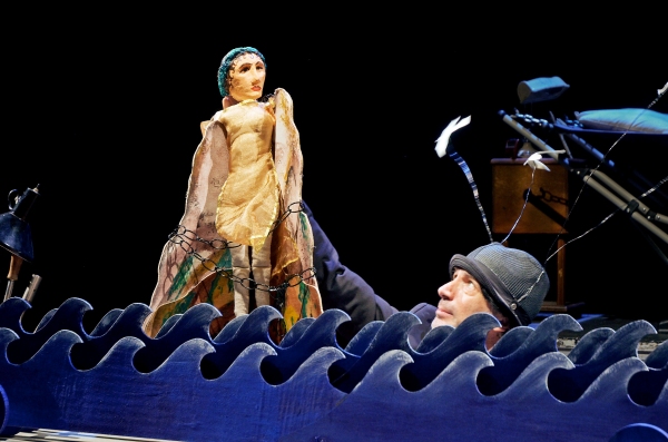 Performer Carlo Adinolfi with puppet Jenny (as Andromeda) Photo