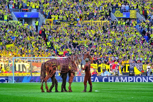 Photo Flash: WAR HORSE's Joey Visits Wembley for UEFA Champions League Final 