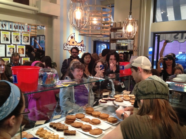 Photo Flash: Laura Osnes, Jeremy Jordan and More at BROADWAY BAKES!  Image
