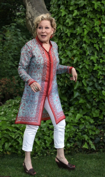 Photo Coverage: Bette Midler Celebrates 18 Years at NYRP's Spring Picnic! Image