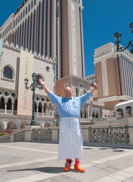Photo Flash: Chef Mario Batali at CARNEVALE Opening in Las Vegas Image