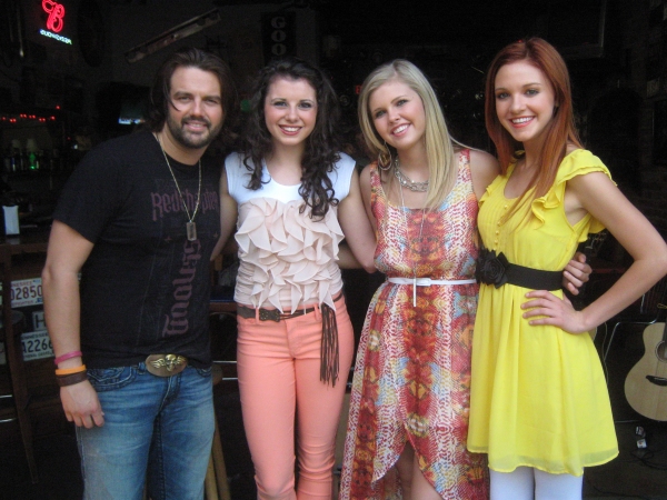 Photo Flash: Jetset Getset and More Fill The Fillin' Station in Kingston Springs Image