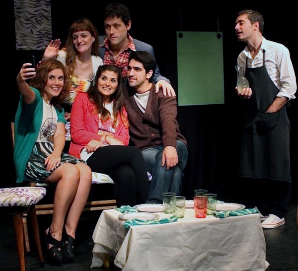 Photo Flash: ALMUERZO EN LA PURA at Teatro La Galer Image