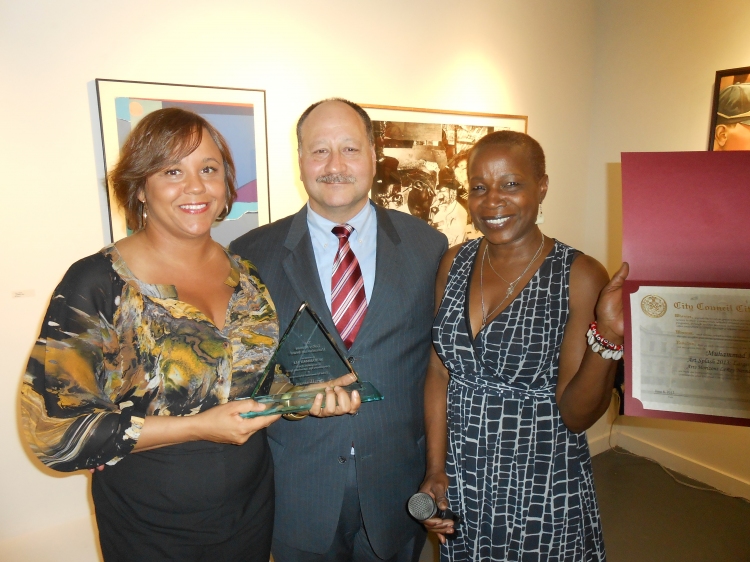 Miya Ali accepted award for her father Muhammad Ali HiRes Photo