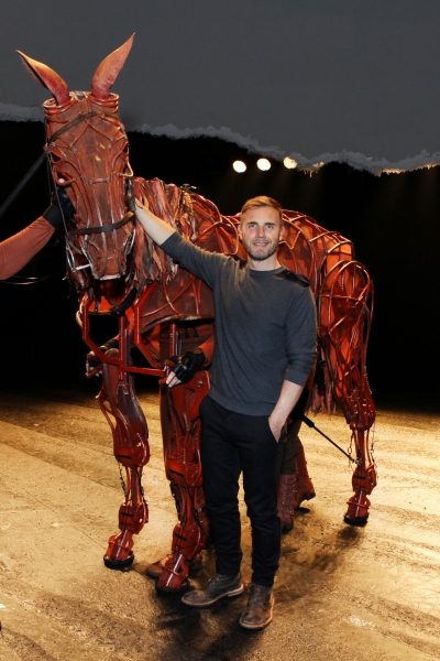 Gary Barlow meets Joey the Horse at the New London Theatre Photo