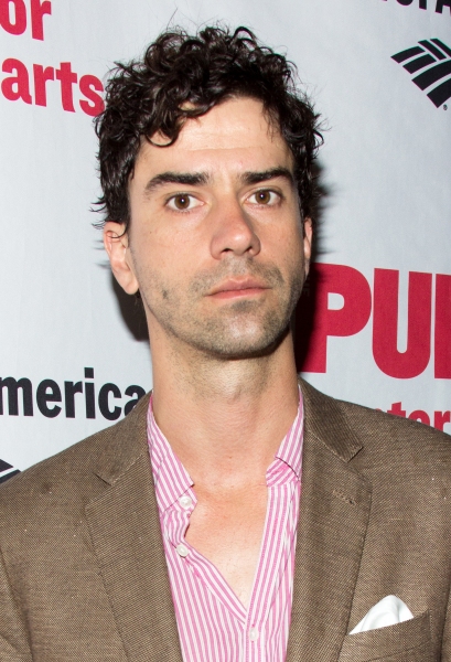 Hamish Linklater Photo