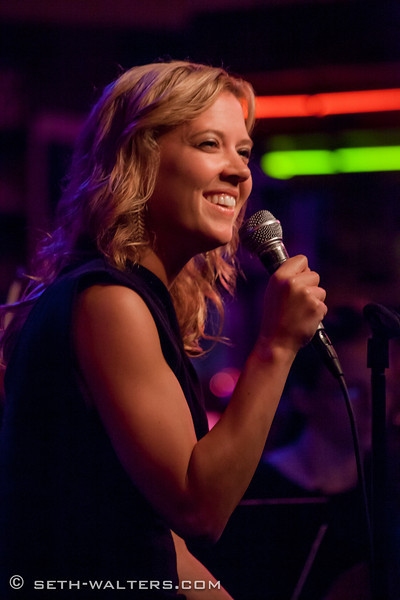 Photo Flash: Kelli Barrett, Patti Murin and More Celebrate Adele in THE POP SHOW at Birdland Image