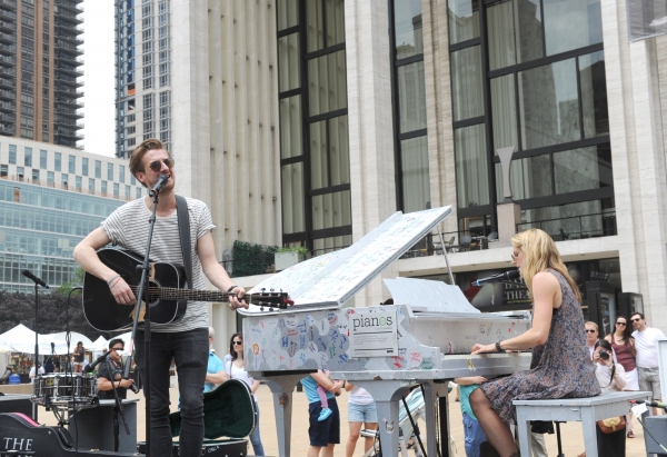Photo Flash: Cast of ONCE and More at NYC's Sing for Hope Pianos Image