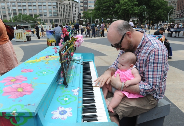 Photo Flash: Cast of ONCE and More at NYC's Sing for Hope Pianos Image