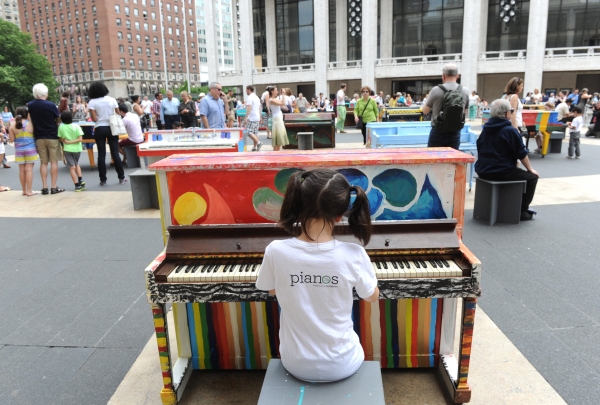 Photo Flash: Cast of ONCE and More at NYC's Sing for Hope Pianos Image