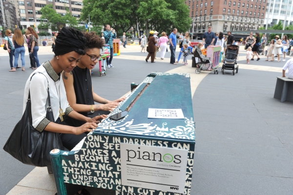 Photo Flash: Cast of ONCE and More at NYC's Sing for Hope Pianos Image