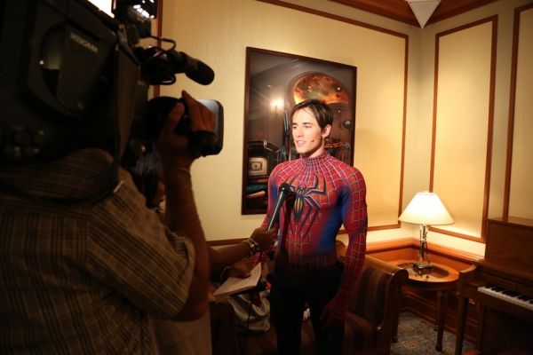 Photo Flash: SPIDER-MAN Celebrates Father's Day With Dads Backstage! Image