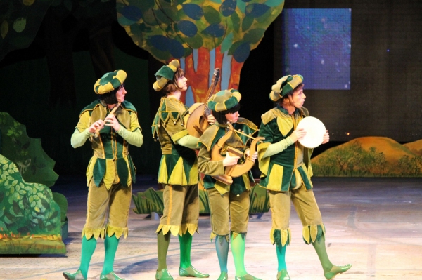 Photo Flash: Eric Idle Surprises the Muny's SPAMALOT Cast on Opening Night!  Image
