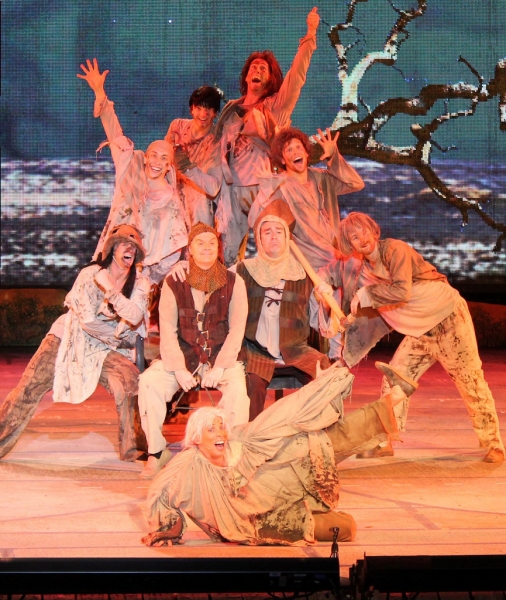Photo Flash: Eric Idle Surprises the Muny's SPAMALOT Cast on Opening Night!  Image