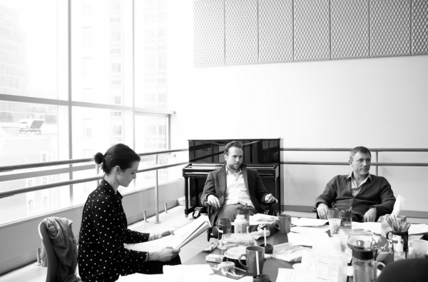 Photo Flash: In Rehearsal for BETRAYAL with  Daniel Craig & Rachel Weisz; Tickets Go On Sale for AMEX Cardholders on 6/26  Image