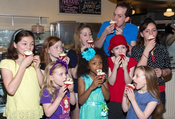 Photo Coverage: ANNIE Cast Tastes Magnolia Bakery's Themed Cupcake Image