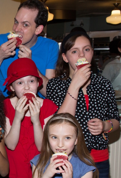 Photo Coverage: ANNIE Cast Tastes Magnolia Bakery's Themed Cupcake Image