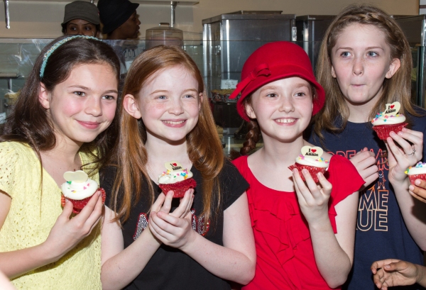 Photo Coverage: ANNIE Cast Tastes Magnolia Bakery's Themed Cupcake Image