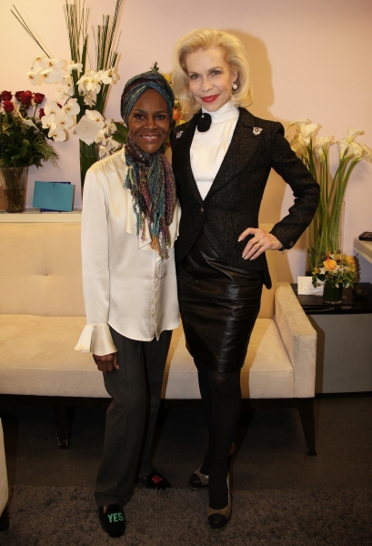 Photo Flash: Lynn Wyatt Visits Tony Winner Cicely Tyson at THE TRIP TO BOUNTIFUL 