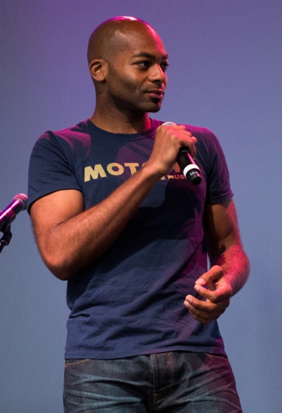 Photo Coverage: MOTOWN Cast Performs at the Apple Store! Image