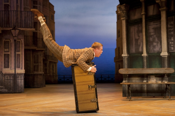 Photo Flash: Dominic Thorburn, Peter Caulfield, Angela Griffin Return to ONE MAN, TWO GUVNORS 