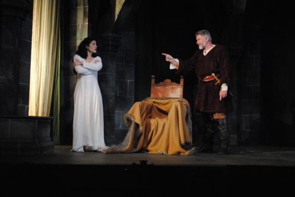 Photo Flash: First Look at Treat Williams and More in BTG's THE LION IN WINTER Image