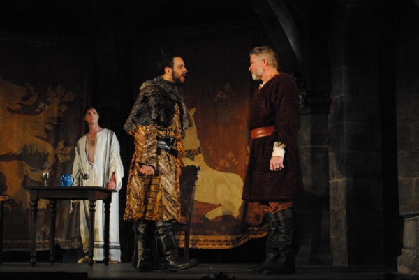 Photo Flash: First Look at Treat Williams and More in BTG's THE LION IN WINTER Image