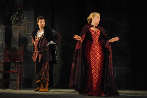 Photo Flash: First Look at Treat Williams and More in BTG's THE LION IN WINTER Image