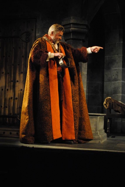 Photo Flash: First Look at Treat Williams and More in BTG's THE LION IN WINTER Image