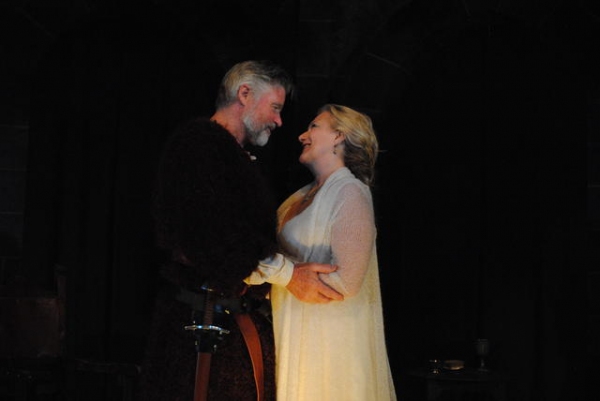 Photo Flash: First Look at Treat Williams and More in BTG's THE LION IN WINTER Image