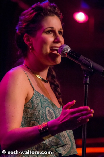Photo Flash: Stephanie J. Block Performs at Birdland! Image