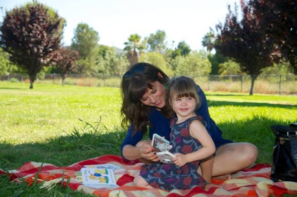 Tiffani Thiessen and daughter Harper Photo