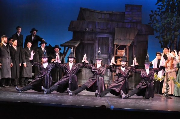 Photo Flash: First Look at Scott Wahle, Donna Sorbello and More in Reagle Music Theatre's FIDDLER ON THE ROOF Image