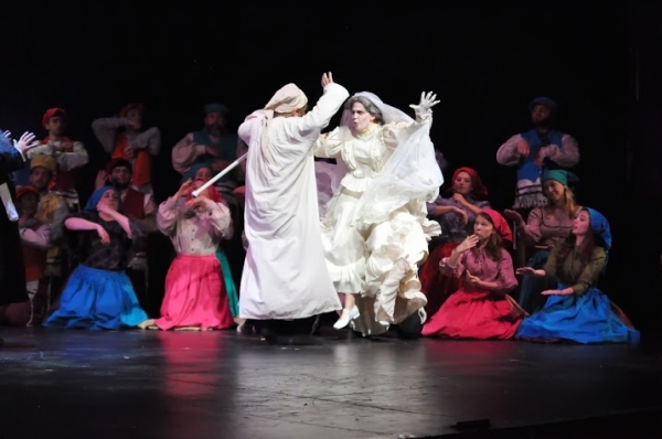 Photo Flash: First Look at Scott Wahle, Donna Sorbello and More in Reagle Music Theatre's FIDDLER ON THE ROOF Image