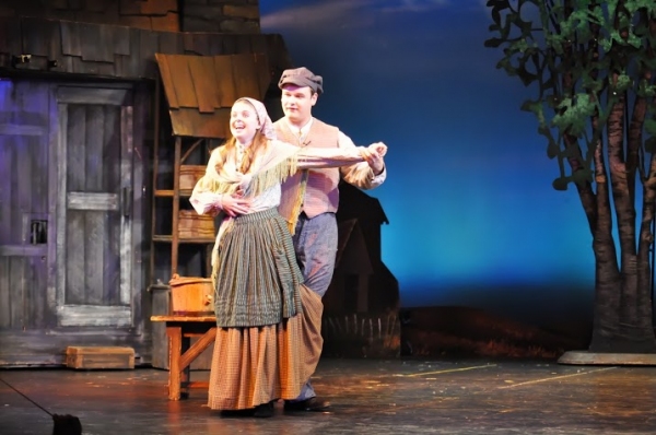 Photo Flash: First Look at Scott Wahle, Donna Sorbello and More in Reagle Music Theatre's FIDDLER ON THE ROOF Image