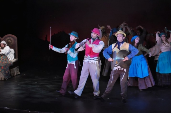 Photo Flash: First Look at Scott Wahle, Donna Sorbello and More in Reagle Music Theatre's FIDDLER ON THE ROOF Image