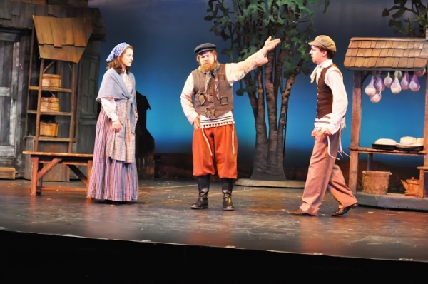 Photo Flash: First Look at Scott Wahle, Donna Sorbello and More in Reagle Music Theatre's FIDDLER ON THE ROOF 