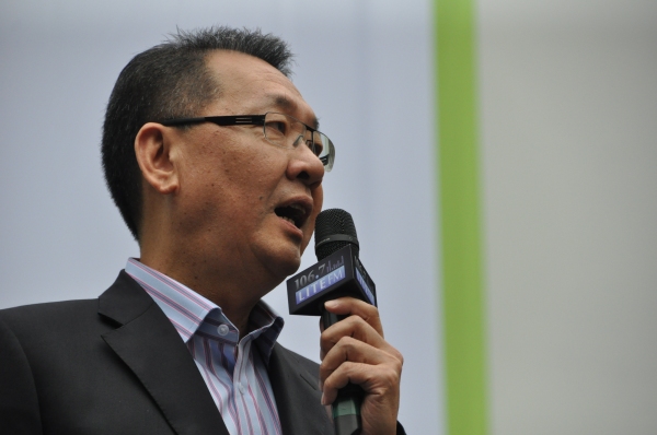 Photo Coverage: Casts of PIPPIN, CINDERELLA & More Perform at First Broadway in Bryant Park of 2013!  Image