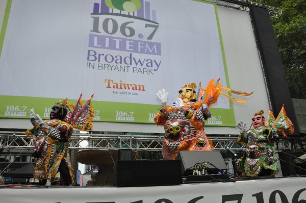 Photo Coverage: Casts of PIPPIN, CINDERELLA & More Perform at First Broadway in Bryant Park of 2013! 