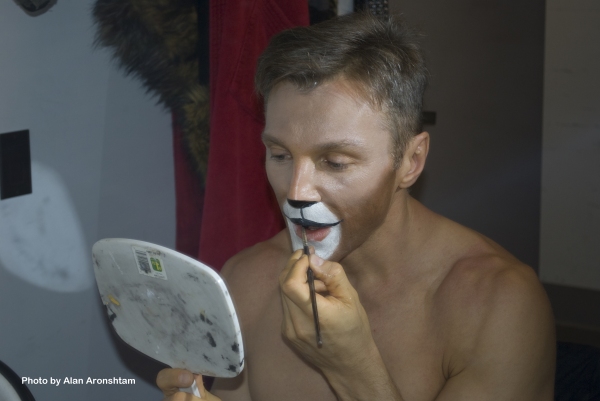 Photo Flash: Go Backstage at CATS with Martin Samuel Image