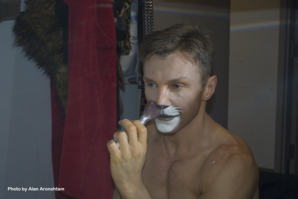 Photo Flash: Go Backstage at CATS with Martin Samuel Image