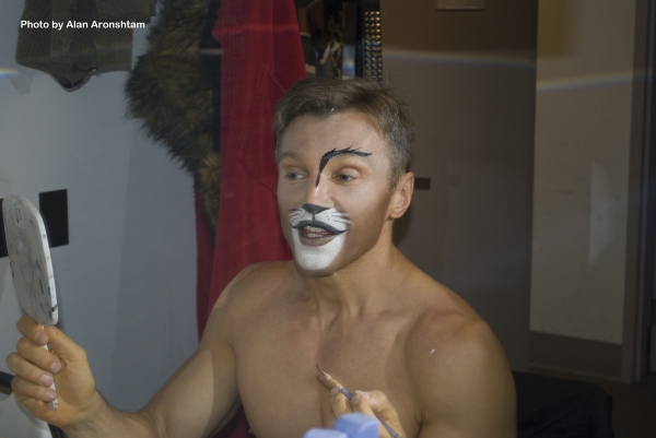 Photo Flash: Go Backstage at CATS with Martin Samuel Image