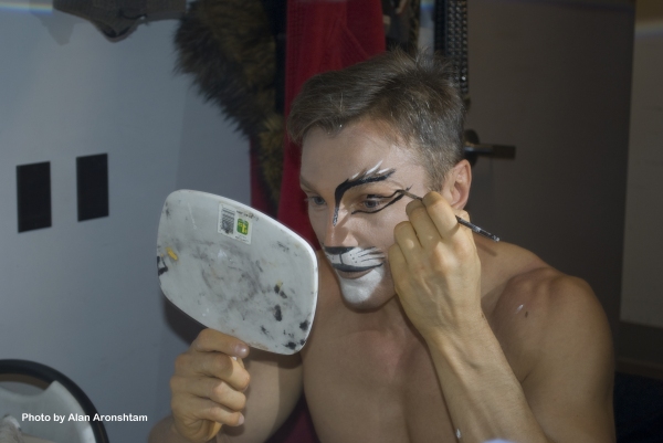 Photo Flash: Go Backstage at CATS with Martin Samuel Image