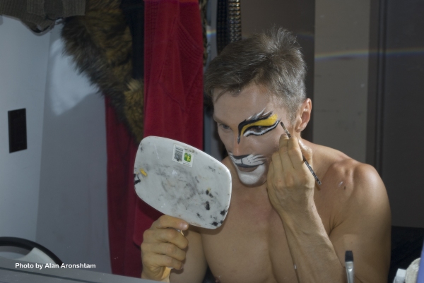 Photo Flash: Go Backstage at CATS with Martin Samuel Image
