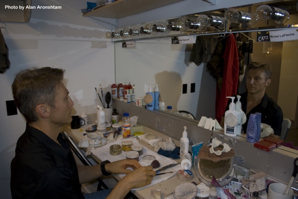 Photo Flash: Go Backstage at CATS with Martin Samuel Image