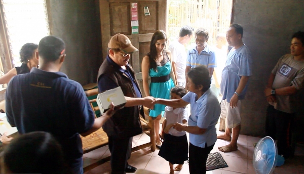 Photo Flash: Fashion One Foundation's Light A Million Homes Project Kicks Off in the Philippines Image